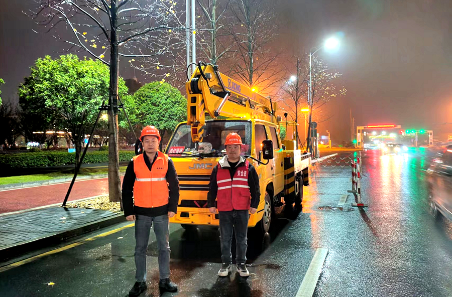 桃源县路灯管理站：积极开展冬季夜间路灯设施安全巡查