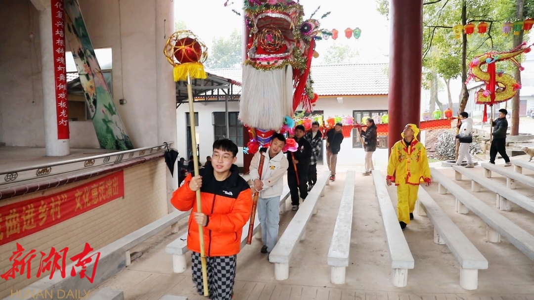 【常德电视台 桃源电视台】九溪板龙灯：“谷龙”舞新春 “战鼓”传佳音