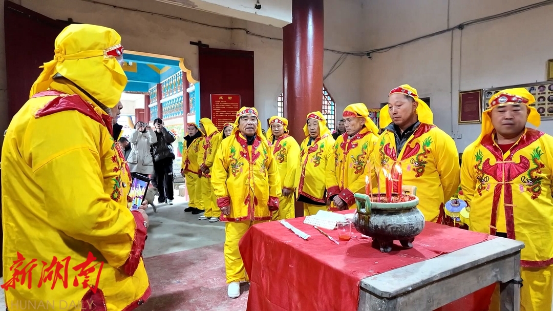 【常德电视台 桃源电视台】九溪板龙灯：“谷龙”舞新春 “战鼓”传佳音