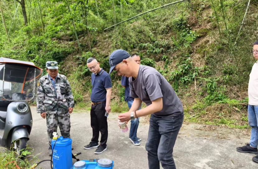 湖南乌云界国家级自然保护区管理局： 开展保护区黄脊竹蝗消杀工作