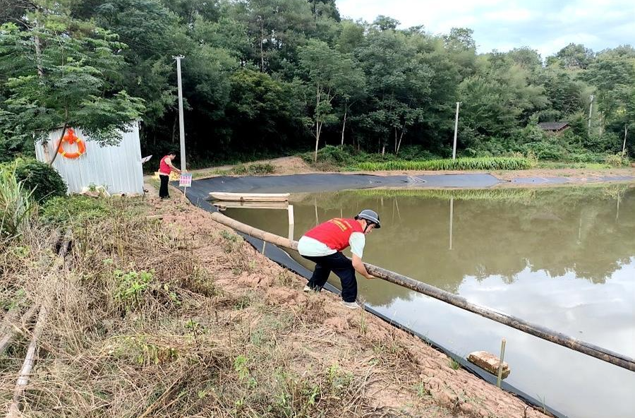 佘家坪镇：防溺水不放假 安全过好当“夏”