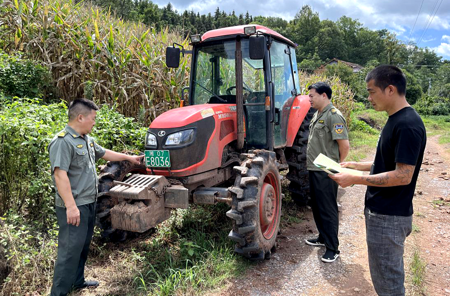 桃源县农机事务中心：农机服务送下乡 强机兴农惠民生