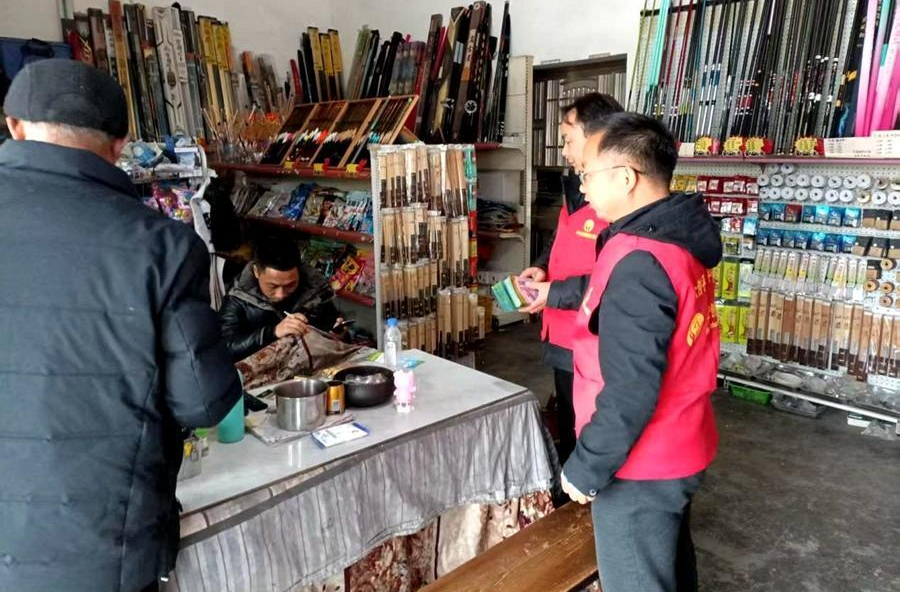 热市镇：开展烟花爆竹禁燃禁放宣传活动