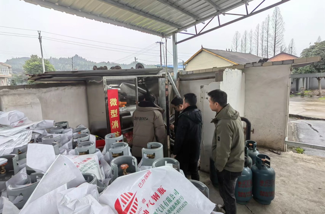 茶庵铺镇：深入企业开展安全检查，为企业“安全护航”，让企业“复产无忧”