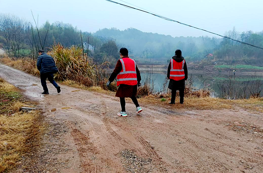 双溪口镇幸福岗村：开展卫生评比 共建秀美乡村