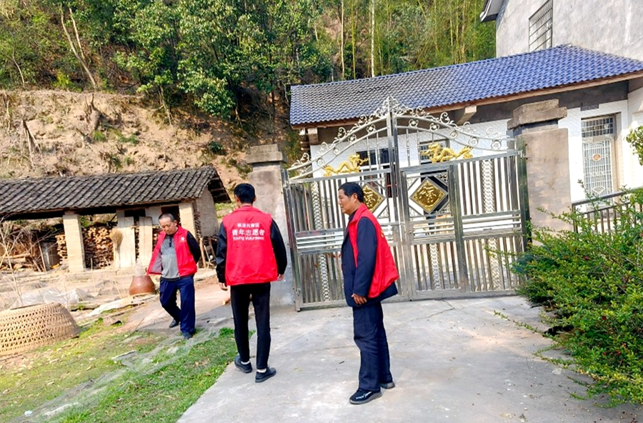 佘家坪镇：揭短亮丑促提升，环境整治再升级