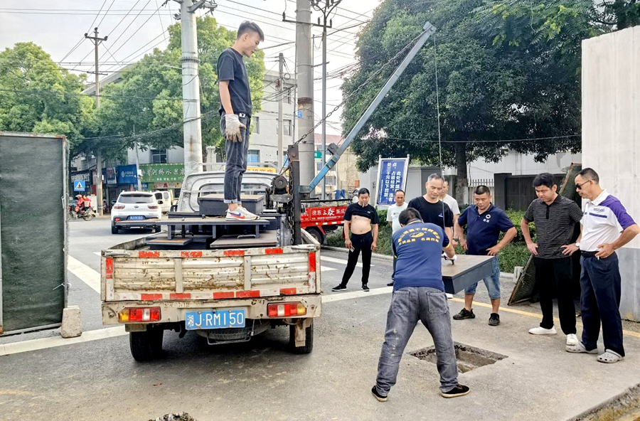 桃源县水利局：闸门钢板铺设收官，防汛“快行道”护民安