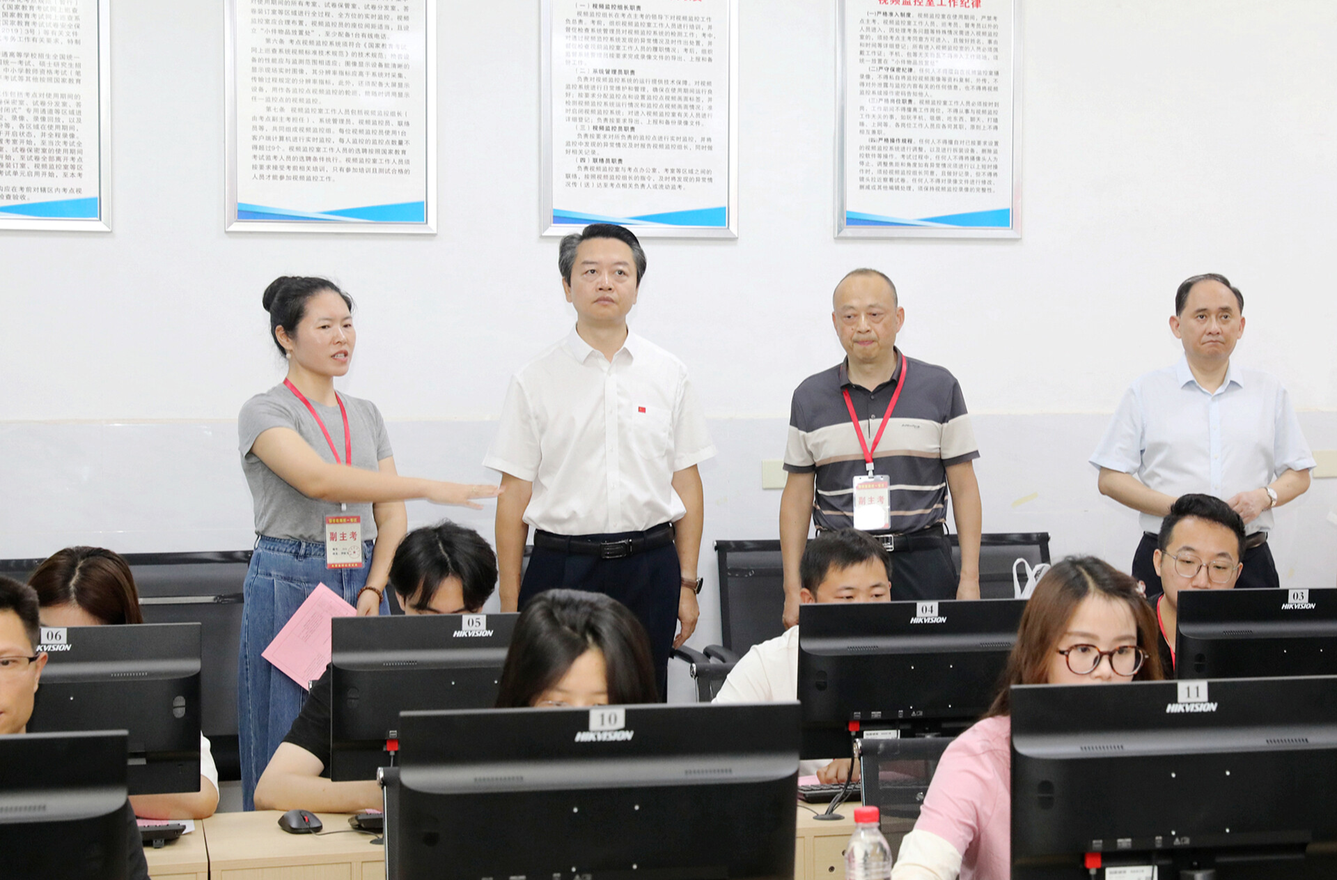 县几大家领导及县委教育工作领导小组检查高考安全及考生食宿地
