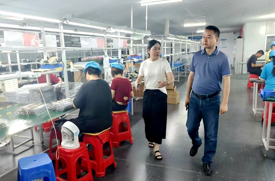 佘家坪鎮(zhèn)多部門聯(lián)合行動(dòng) 織密安全生產(chǎn)防護(hù)網(wǎng)