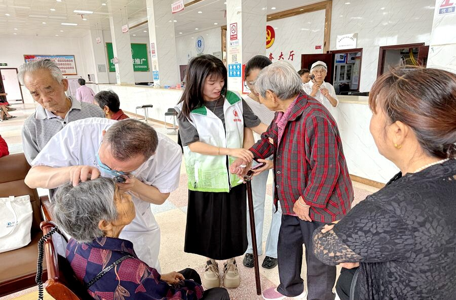 鄭家驛鎮(zhèn)開展免費白內(nèi)障篩查 守護“光明”惠民生