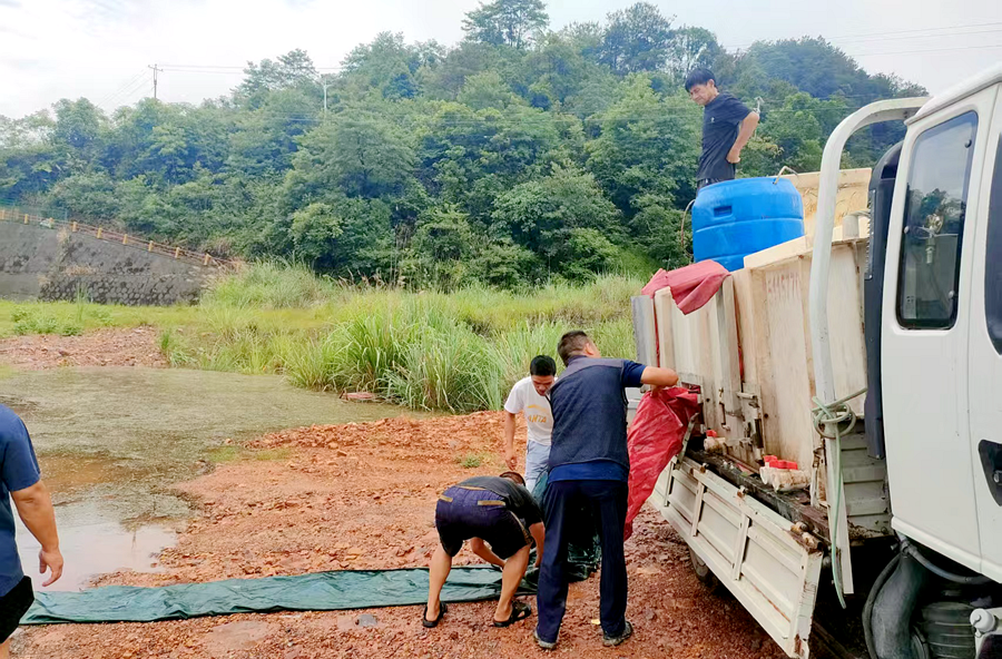桃源縣水利局：增殖放流30萬尾魚苗，守護(hù)一泓清水
