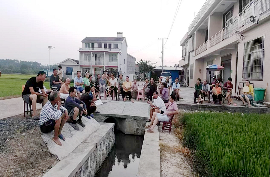 架桥镇：屋场会上话政策  干群同心促落实