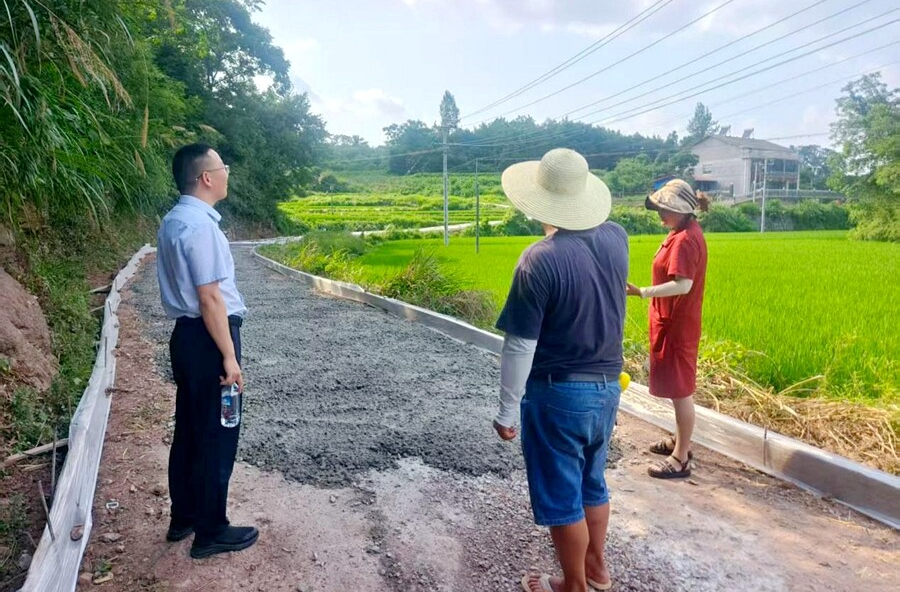 办好群众心头事 漆河镇实地督导惠民工程建设
