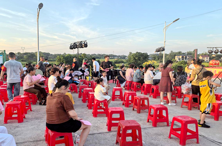 漳江街道：屋场夜话听民声 共绘和美新画卷