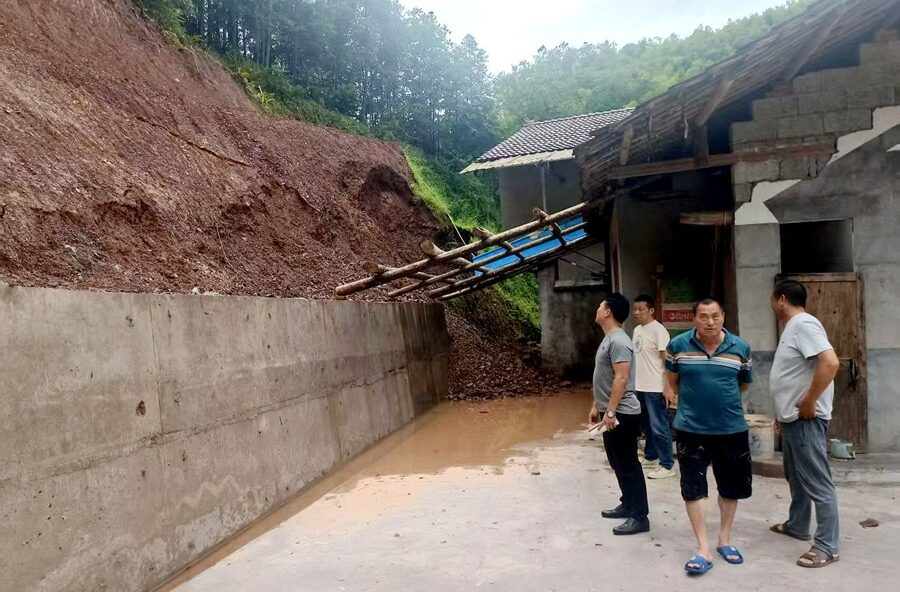 西安镇：隐患未发先防控    成功避险显担当