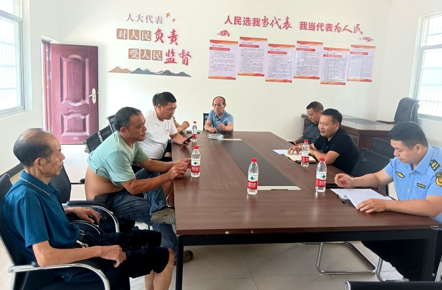 西安镇：聚焦民生需求 规范安置小区养犬行为