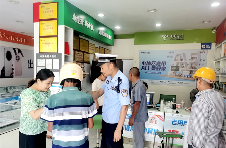 ?桃源交警：電摩換牌“一線辦” 安全宣傳“零距離”