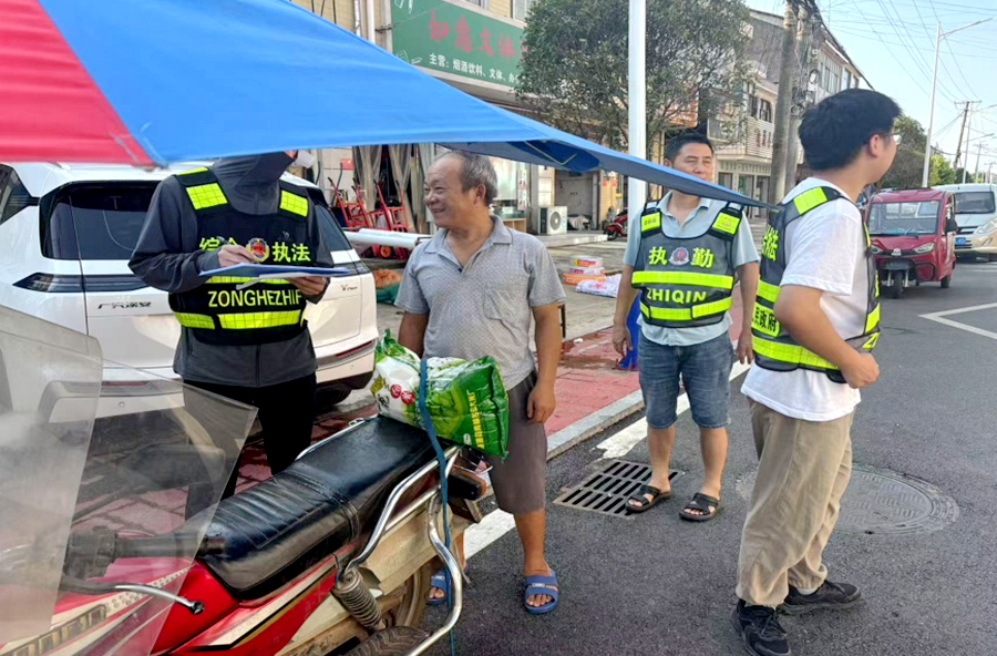 架桥镇开展交通违法行为劝导