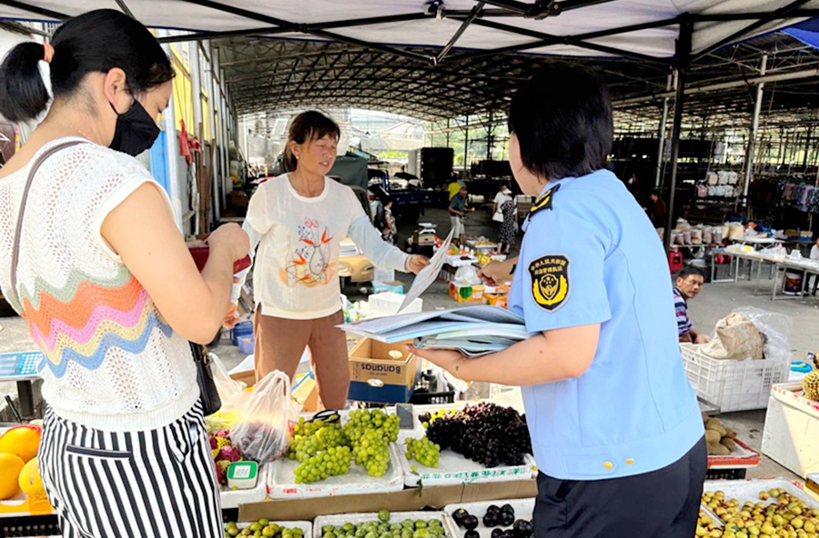 漳江街道：开展“食品安全宣传周”活动 守护居民“舌尖上的安全”