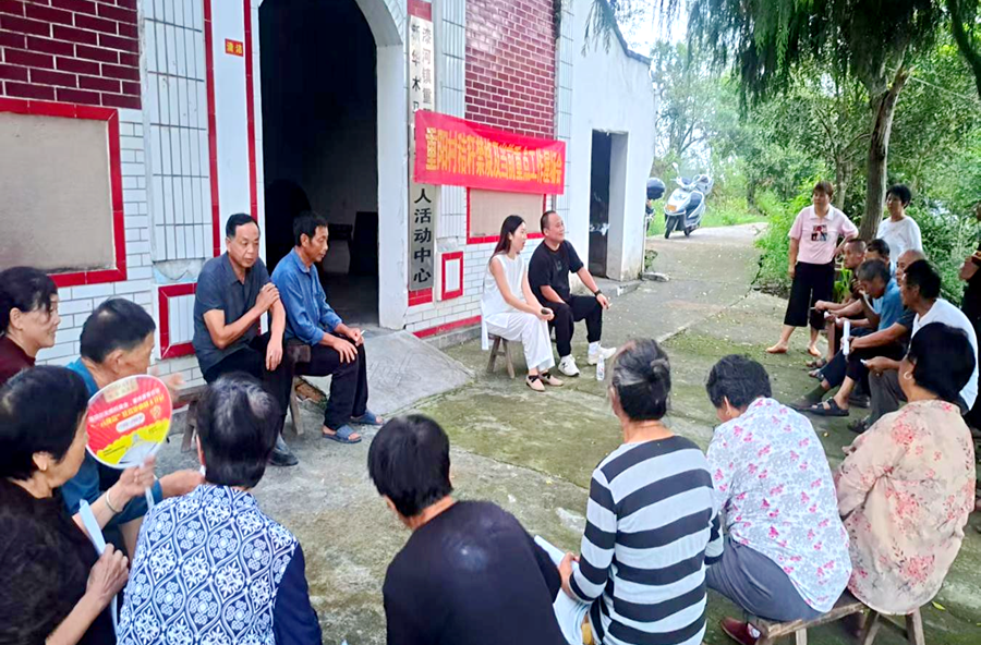 漆河镇：屋场会上话“秸秆”，禁限结合促环保