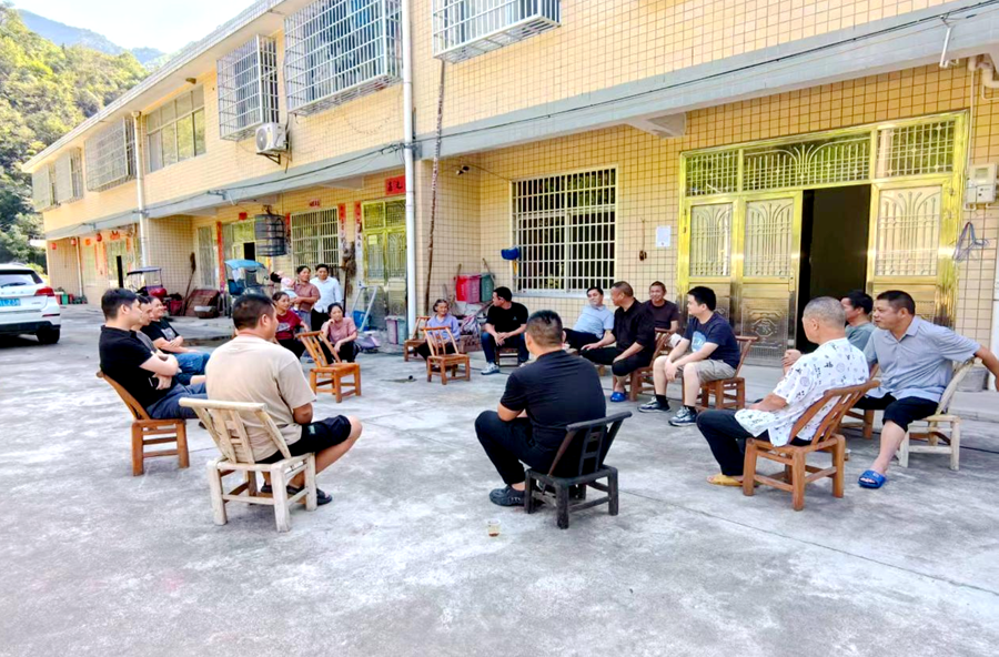 杨溪桥镇：疏堵结合，全域禁烧——留住蓝天白云