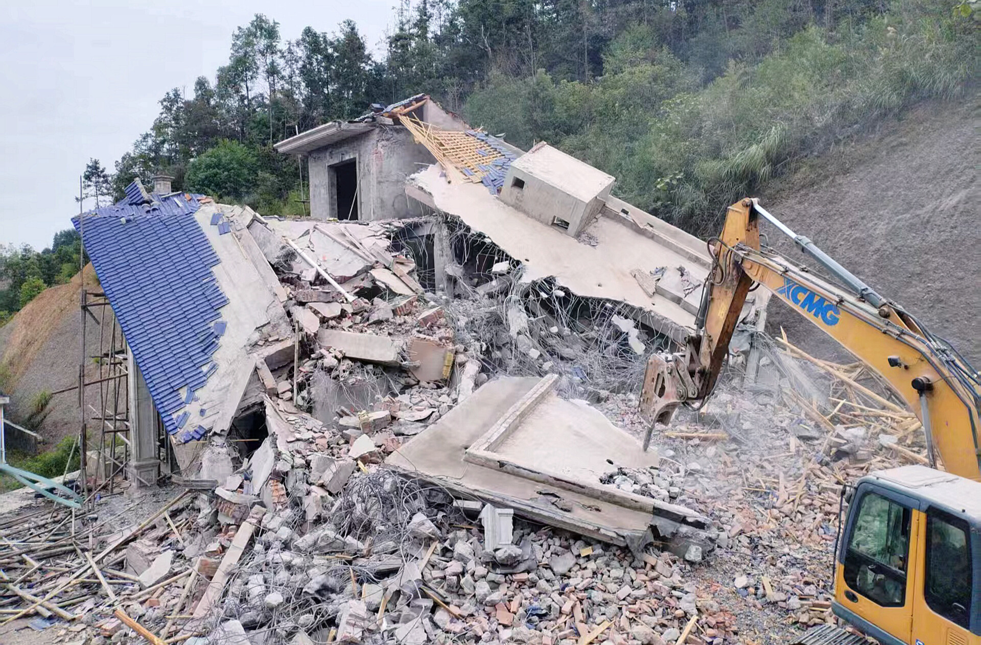 黄伟雄实地调研督办省委巡视反馈问题整改工作