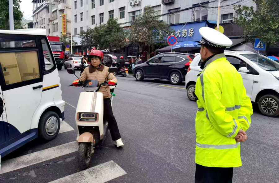 漆河镇：多部门赶集日联动护航，让“烟火气”更添“安全感”