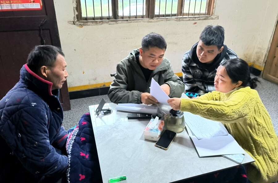 杨溪桥镇积极响应“空城行动”  干部全员下沉  筑牢防返贫基石