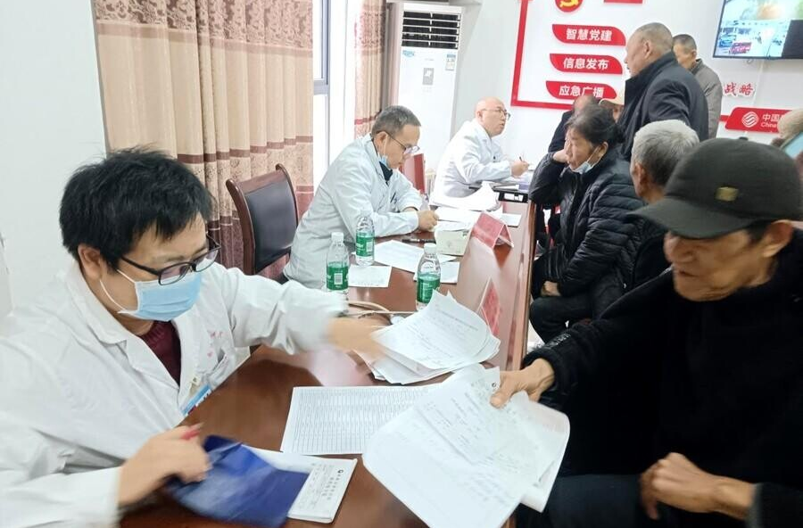 木塘垸镇：情系老兵送健康 义诊服务暖人心