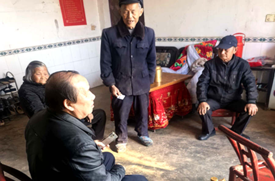 重阳送温暖 情暖百岁心——马鬃岭镇开展重阳节走访慰问百岁老人活动