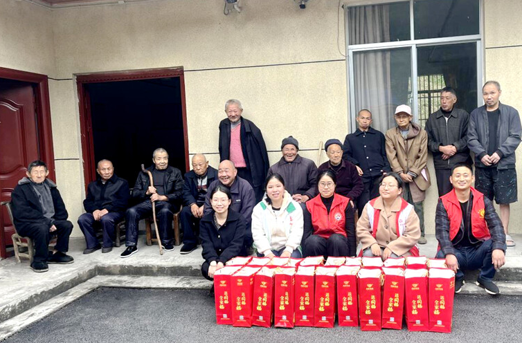 沙坪镇：情暖金秋，爱在重阳