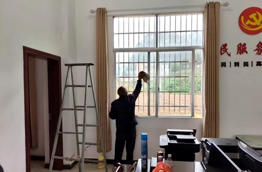 全域清洁焕新颜！泥窝潭乡各村掀起卫生整治热潮