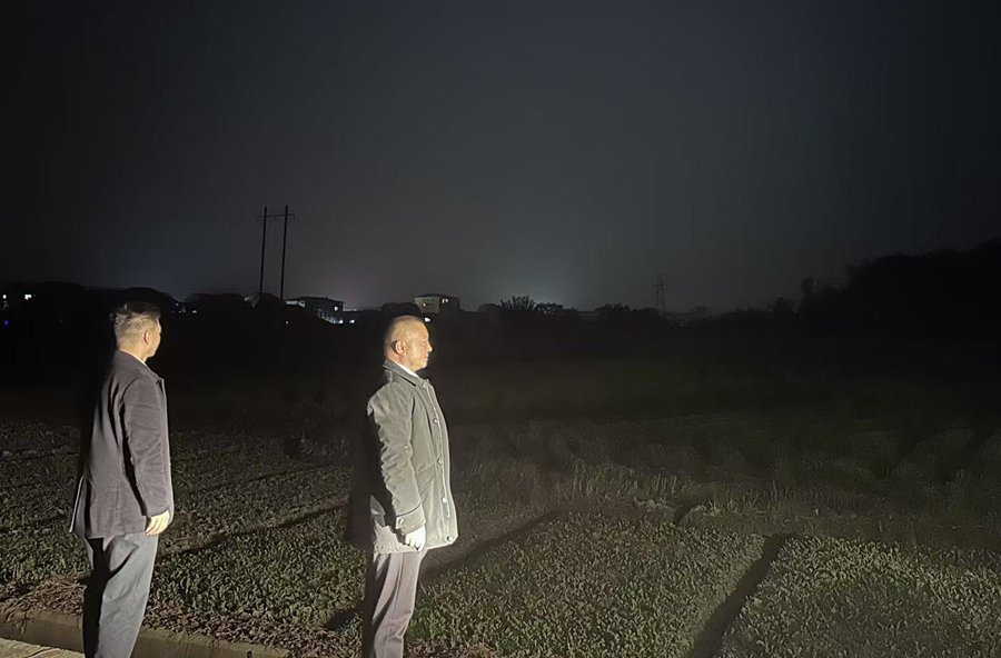 架桥镇织密巡查网 筑牢秸秆禁烧“防火墙”