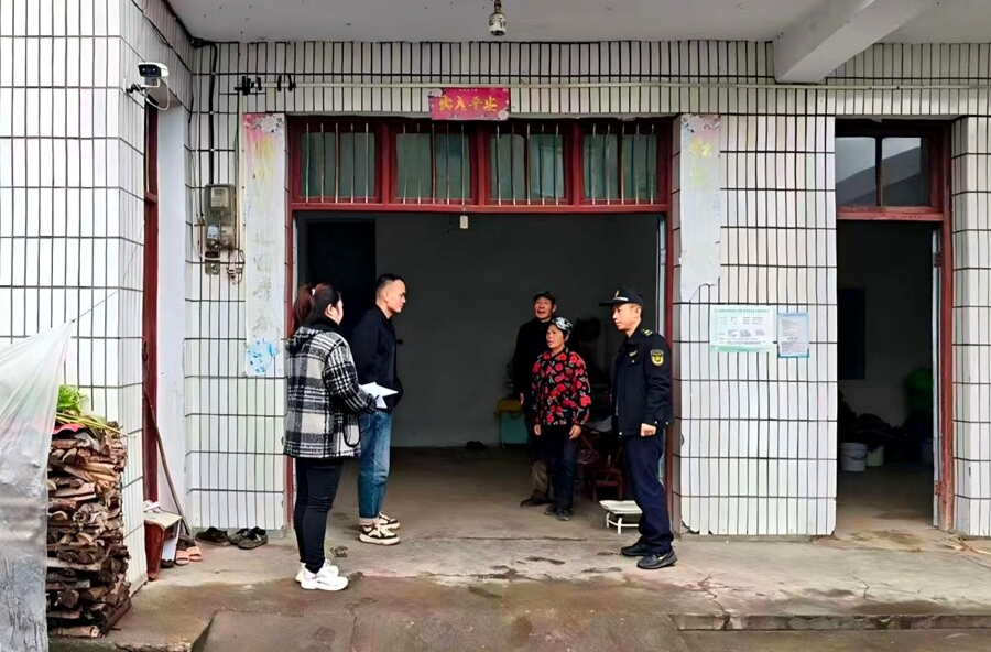 木塘垸镇：筑牢安全防线 情系民生冷暖