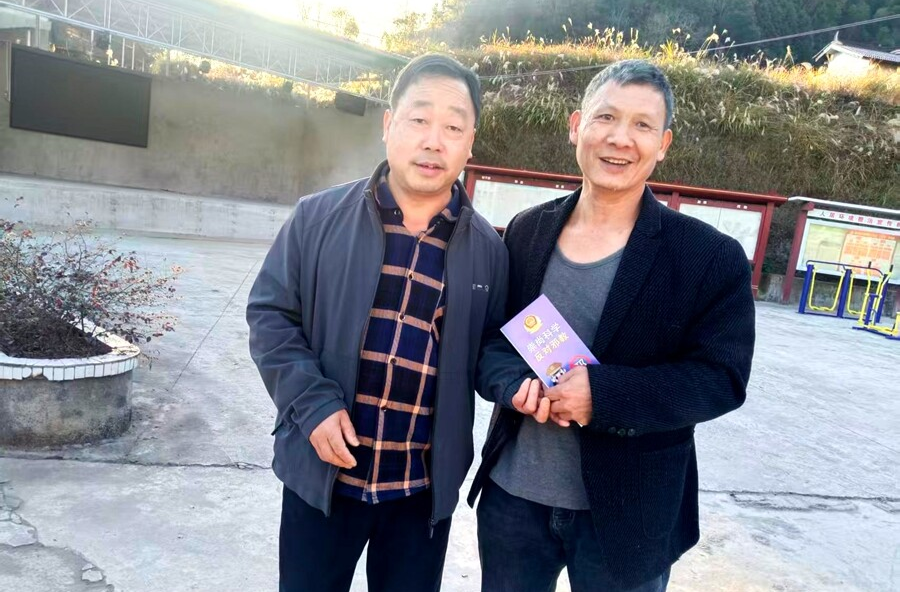 西安镇积极开展防范邪教宣传周活动