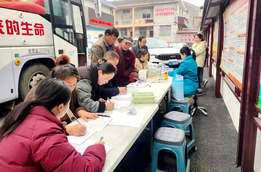 牛车河镇：无偿献血涌动爱心  涓涓热血传递温暖