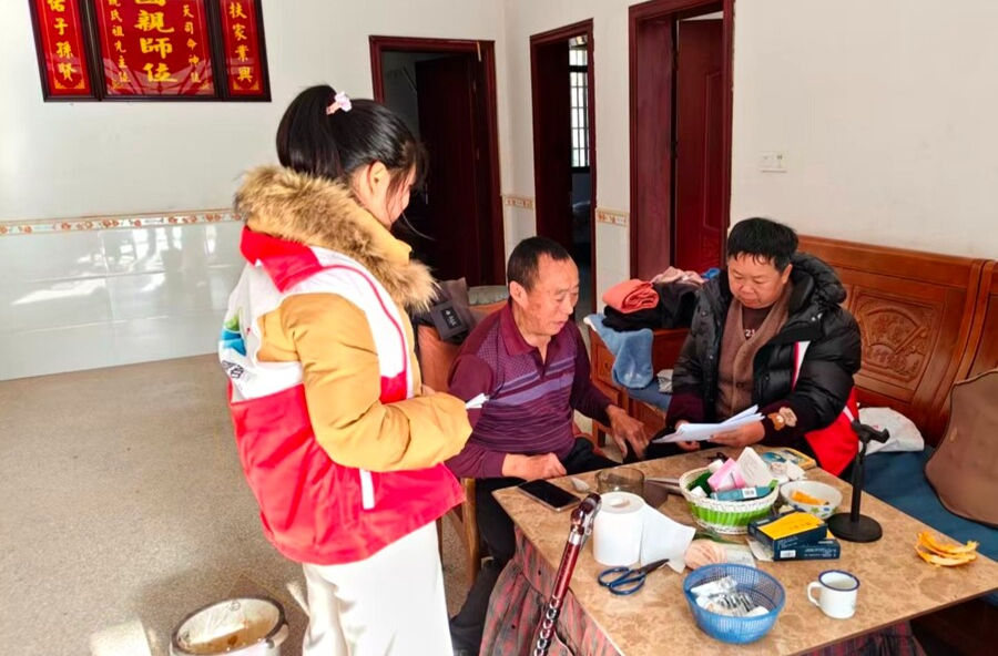 茶庵铺镇：巾帼志愿显担当，温情服务暖寒冬