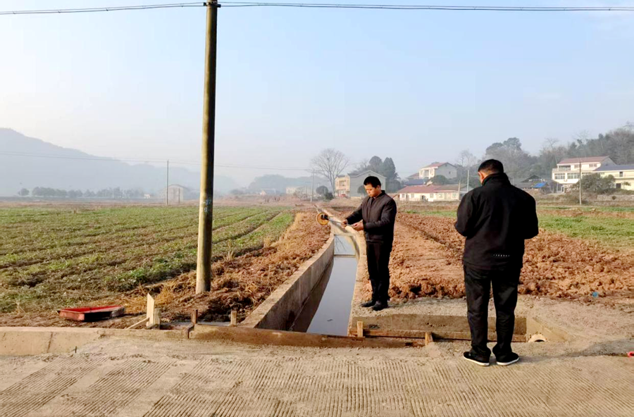 龙潭镇：龙中社区修通“民心渠”