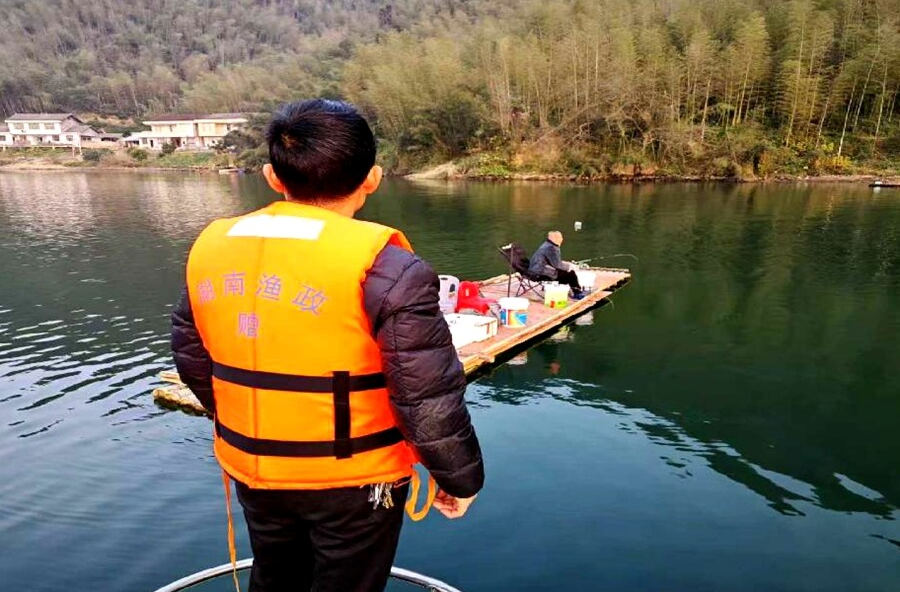 夷望溪镇：筑牢生态防线 守护碧水清波