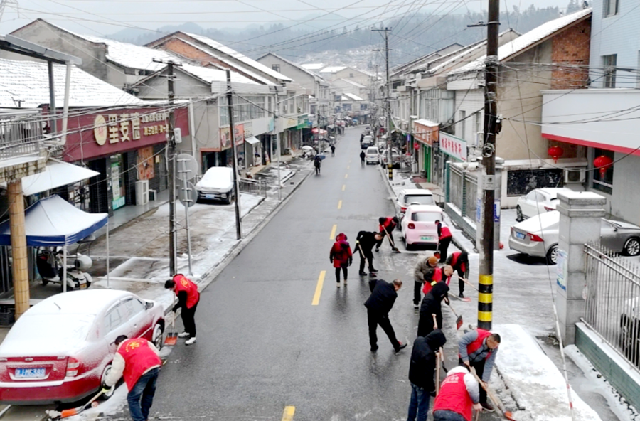 风雪逆行暖人心：沙坪镇多措并举筑牢雨雪天气安全防线