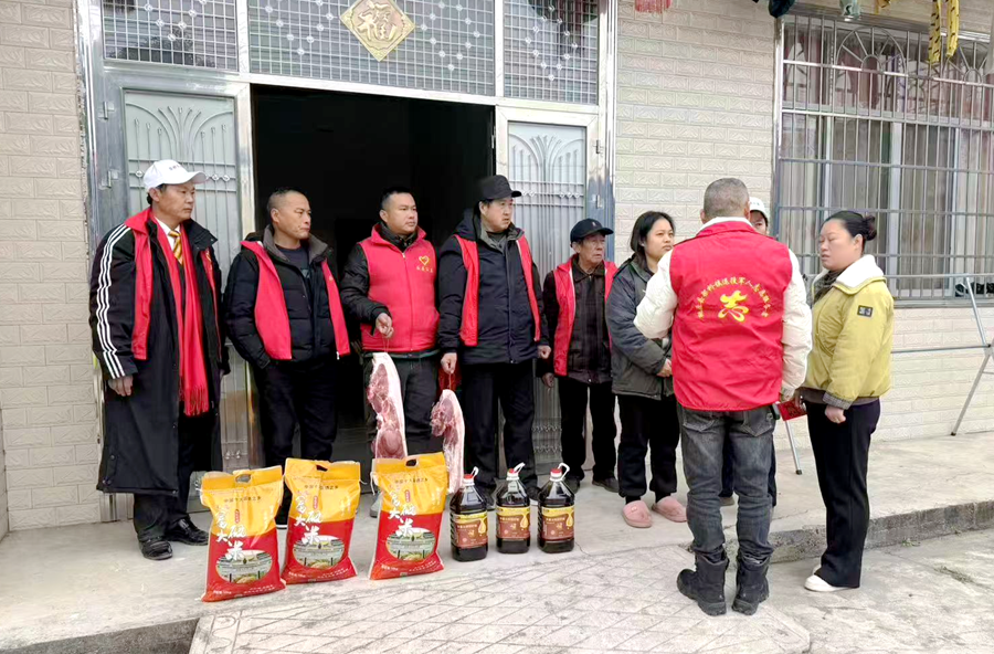 架桥镇退役军人服务站：新春慰问暖兵心 政企联动情系军属