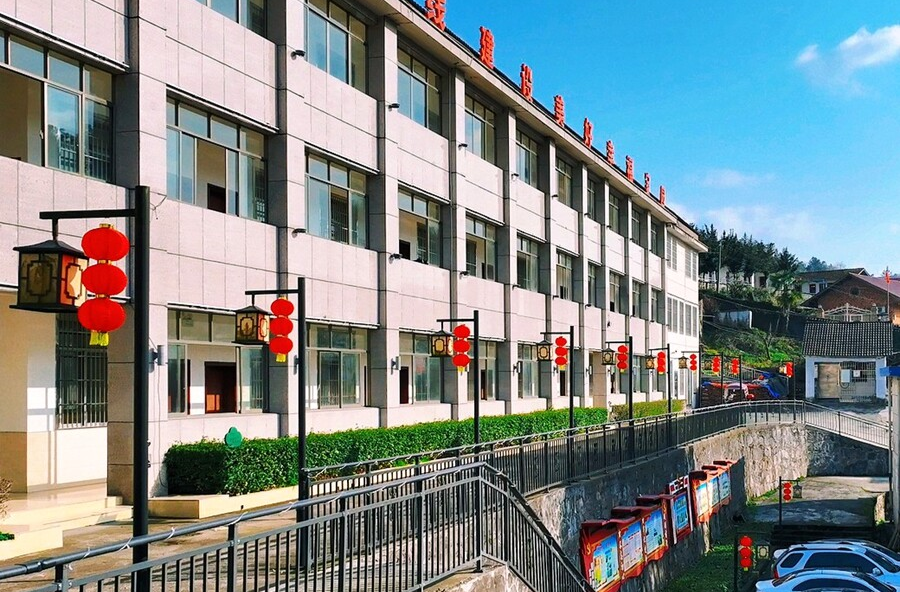 牛车河镇：挂灯笼照亮幸福路  清线路开启新征程
