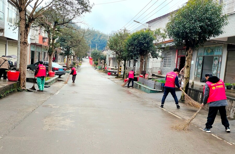 杨溪桥镇：扫榻除尘迎归客 张灯结彩贺新春