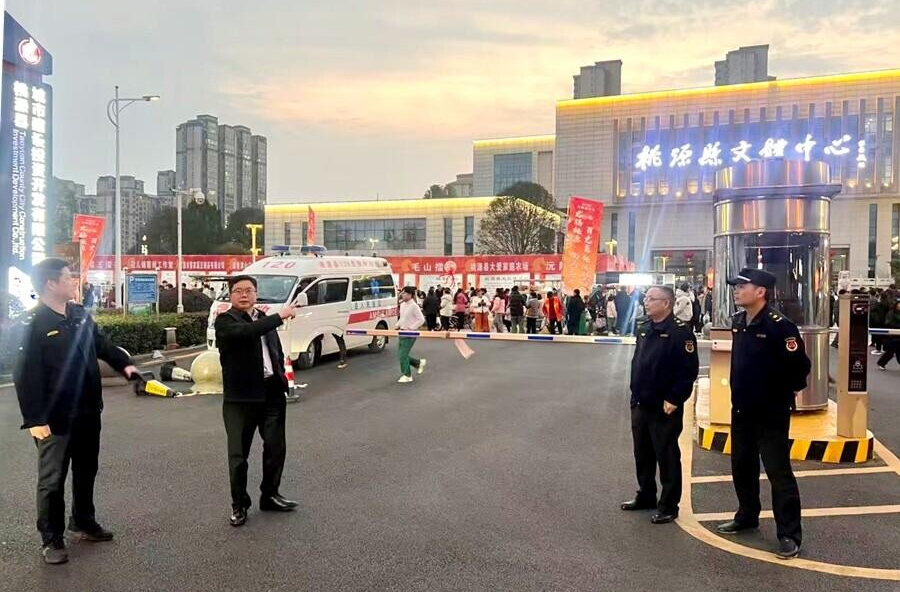 守护璀璨灯火，保障非遗盛宴 ——县城市管理和综合执法局元宵“护航”行动圆满完成