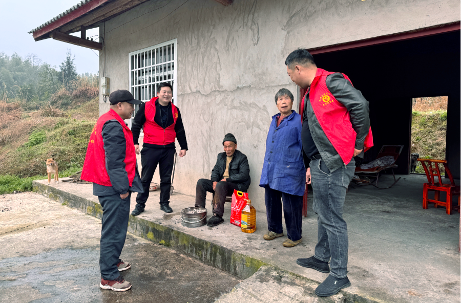 沙坪镇：学雷锋送服务 情暖退役老兵