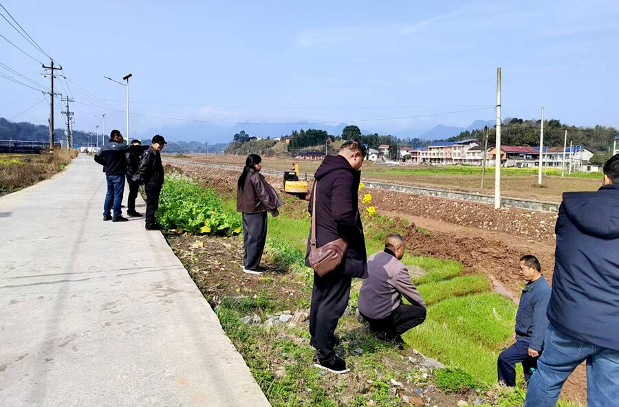 龙潭镇：一线查田促春耕   初心为民守粮安