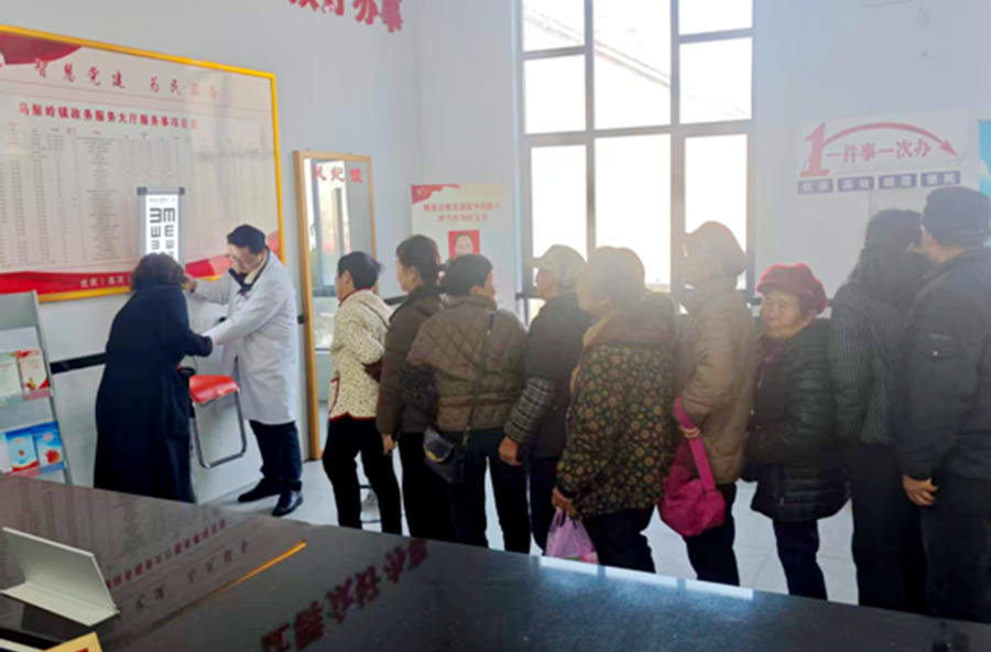 光明进基层   义诊暖民心 ——马鬃岭镇联合县中医院开展免费白内障筛查