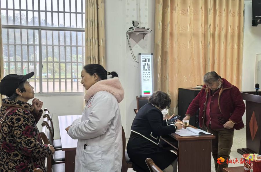 郑家驿镇：免费筛查进乡镇 光明护航暖民心