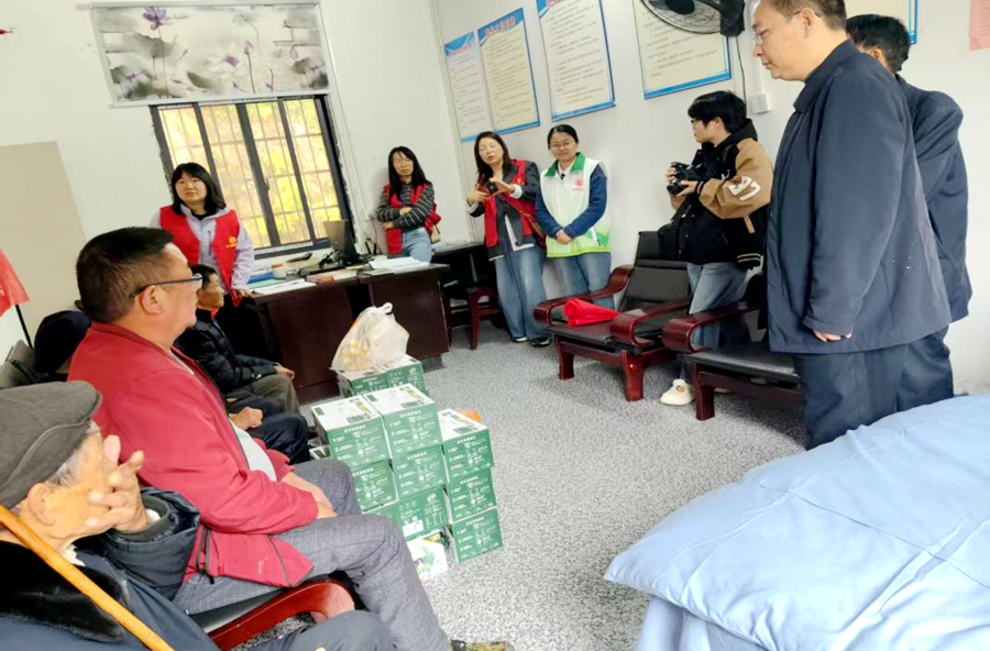 社保服务进万家 暖心敬老零距离——龙潭镇开展敬老院主题慰问活动