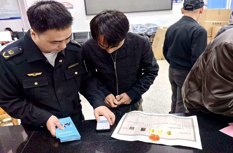 县市场监督管理局：服务企业零距离 年报帮扶促发展